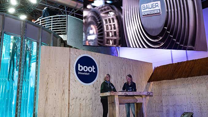 Bauer Junior II, auf der Bühne Sabinke Kerkau und Anna von Boetticher