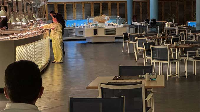 leeres restaurant 21:00 Ägypten